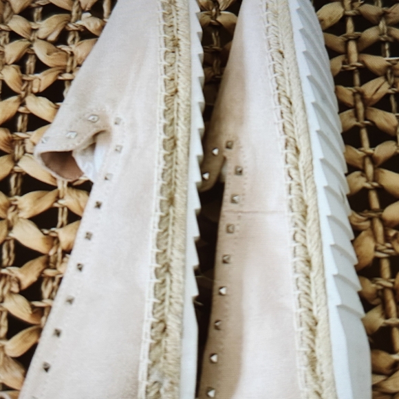 Marc Fisher Women's Pink Slip On Studded Espedrills NWOT - Picture 5 of 9